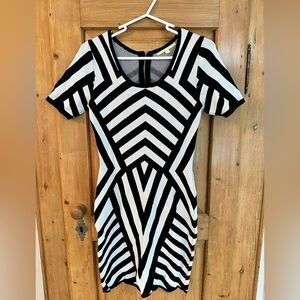 Gianni Bini Geometric Black & White Dress Size Medium